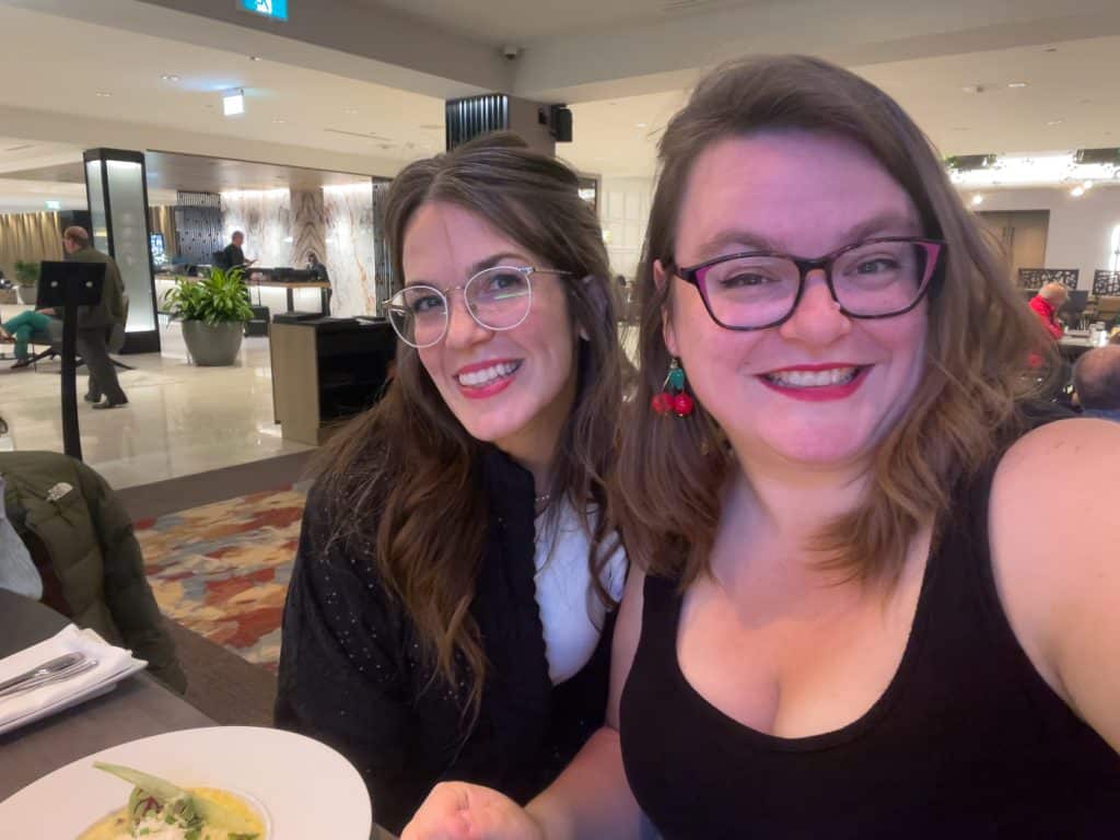 Jennifer et Jessica au bar la Cupola du Sheraton