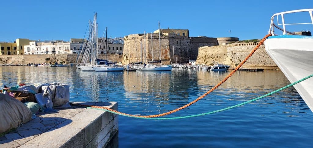 Port de Puglia dans les Pouilles en Italie - De Pourquoi pas nous