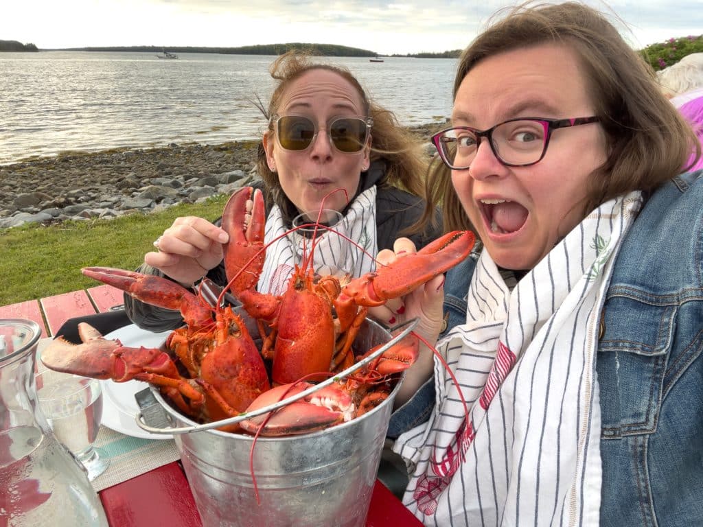 Marie-Julie Gagnon et Jennifer Doré Dallas au repas de homard du Argyler Lodge