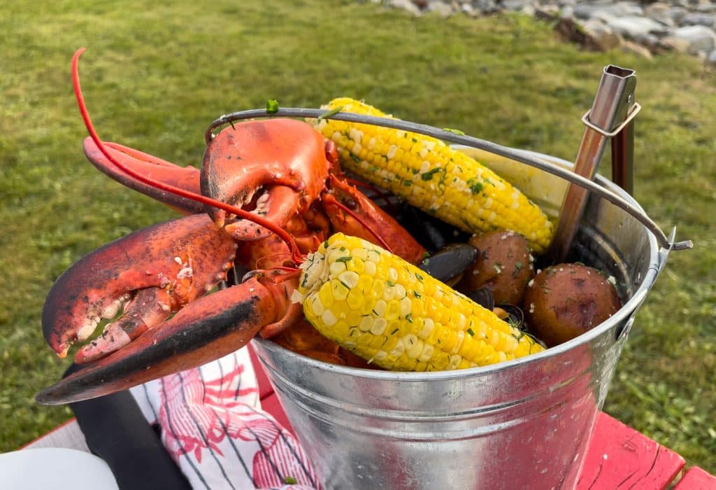 Seau de homard - Lobster feast au Argyler Lodge