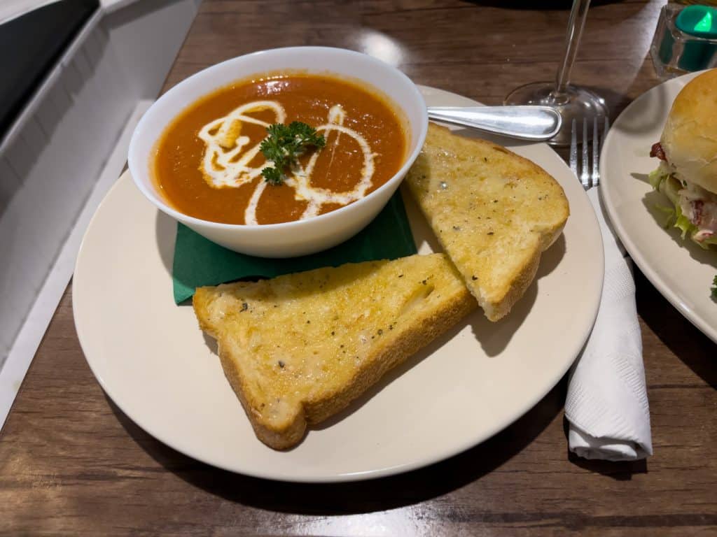 Soupe aux tomates - The Emerald Light
