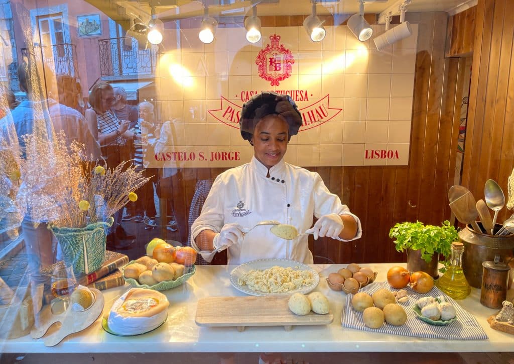 Démonstration de Pasteis de Bacalhau à Lisbonne