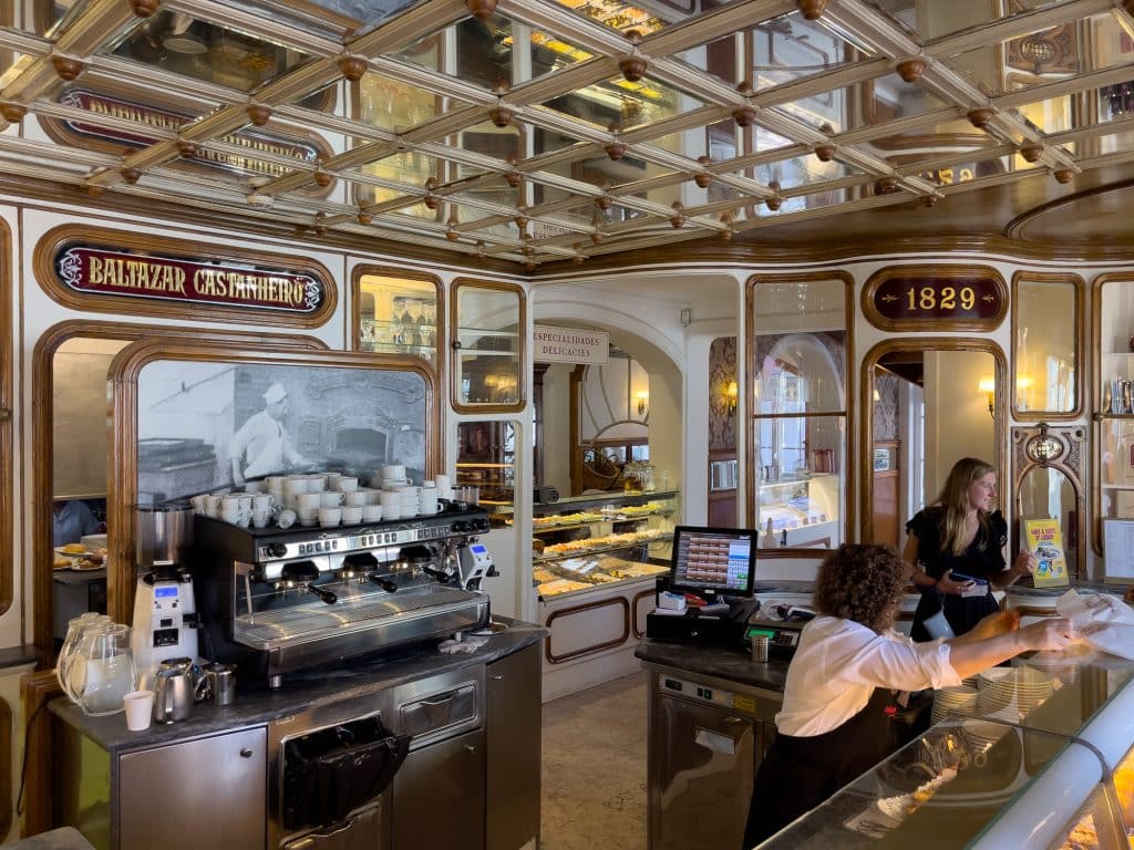 Intérieur de la boulagerie Confeitaria Nacional Baltazar Castanheiro de Lisbonne