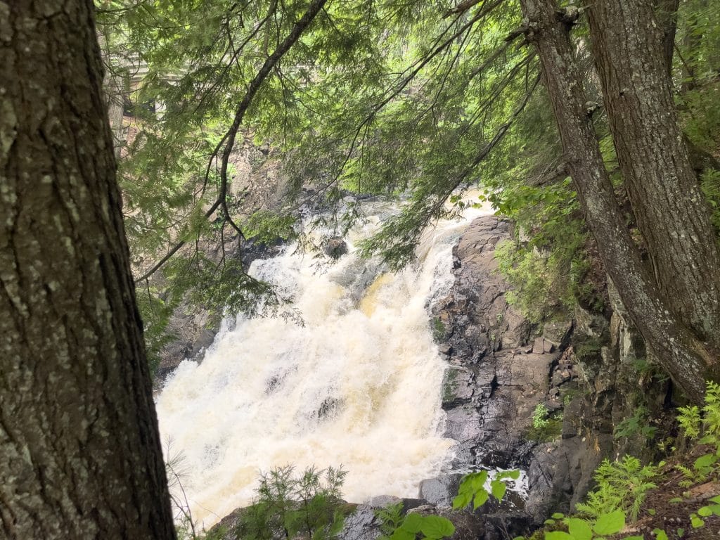 Descente du parc des chutes de Sainte-Ursule