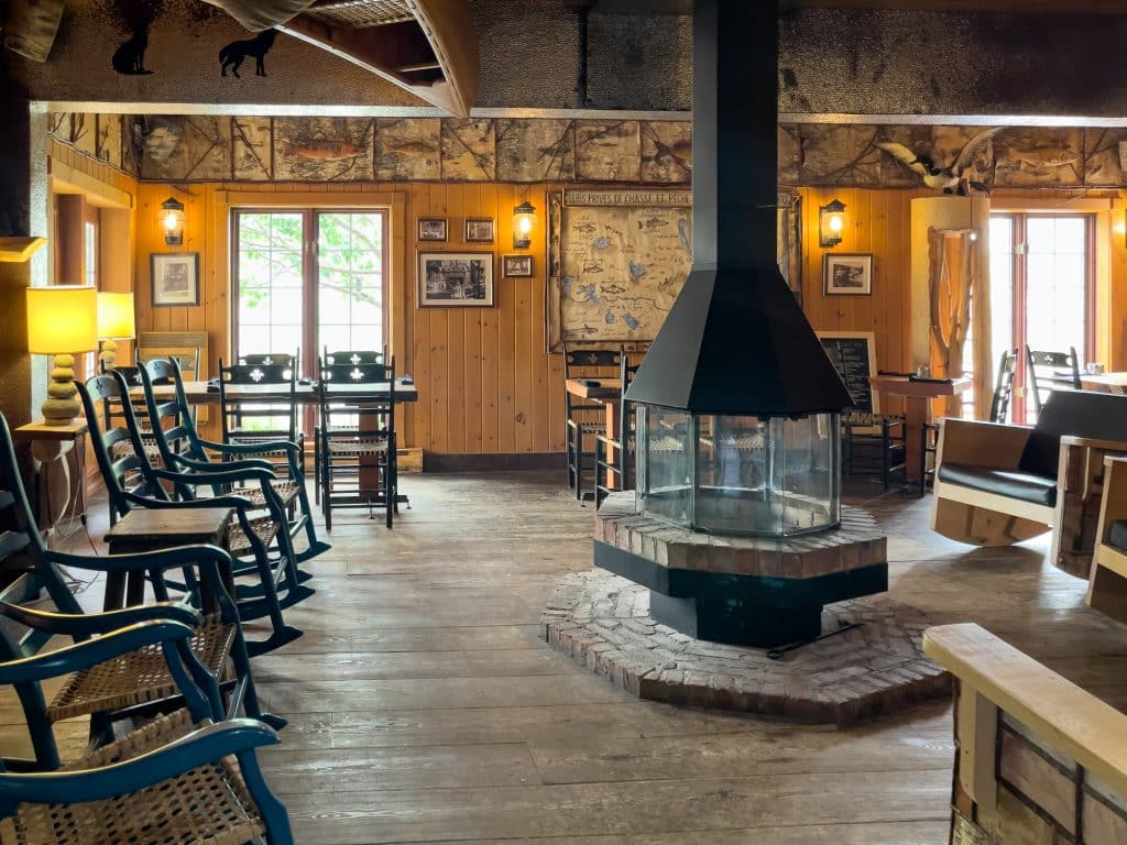 Salle à manger - Éco-café Au bout du monde - Le Baluchon écovillégiature de Maskinongé