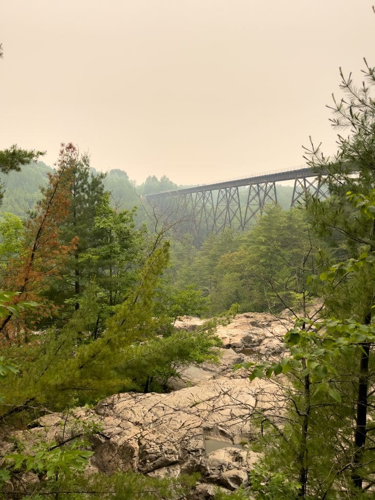 Vieux pont du parc des chutes de Sainte-Ursule