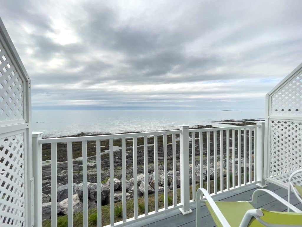 Balcon de l'Auberge sur mer près de RIvière-du-loup gourmand