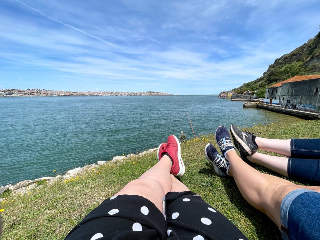 Vue d'Almada, le quartier à faire en face de Lisbonne