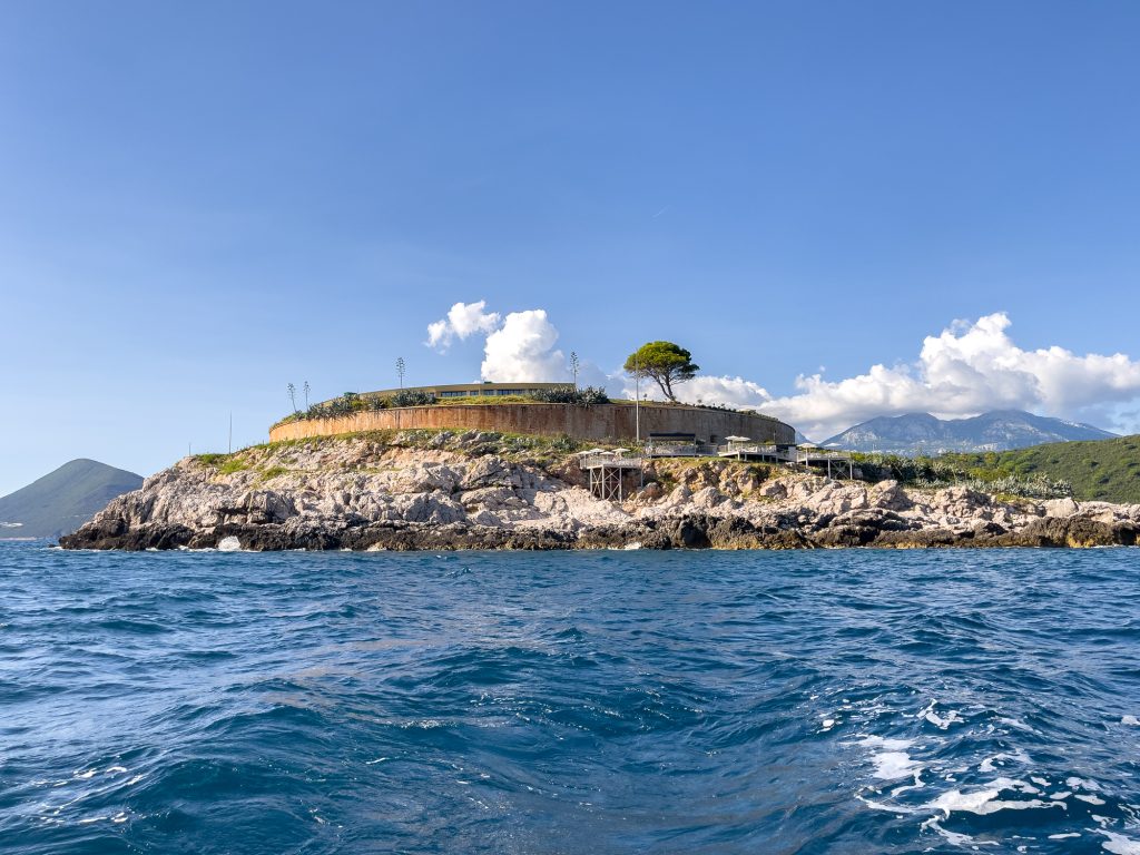 Île de Mamula - Ancienne prison au Monténégro