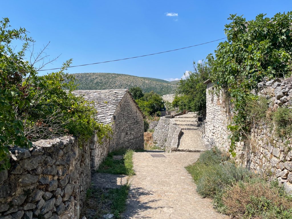 Village de Pocitelj tout en pierre