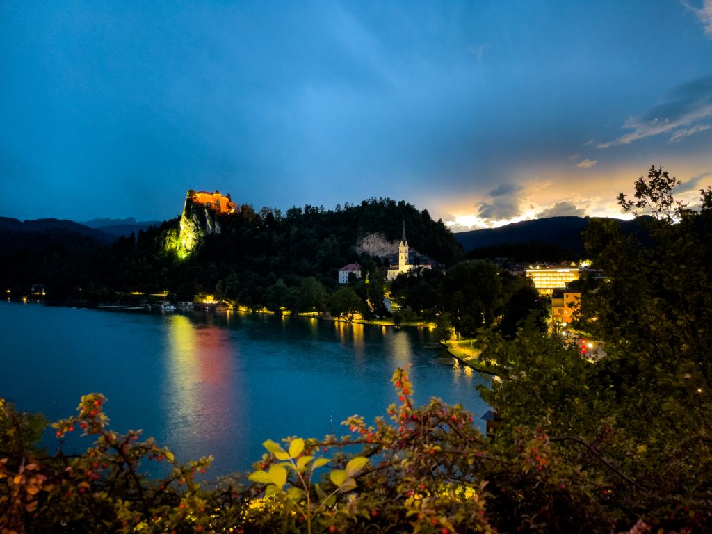 Vue de nuit sur Bled
