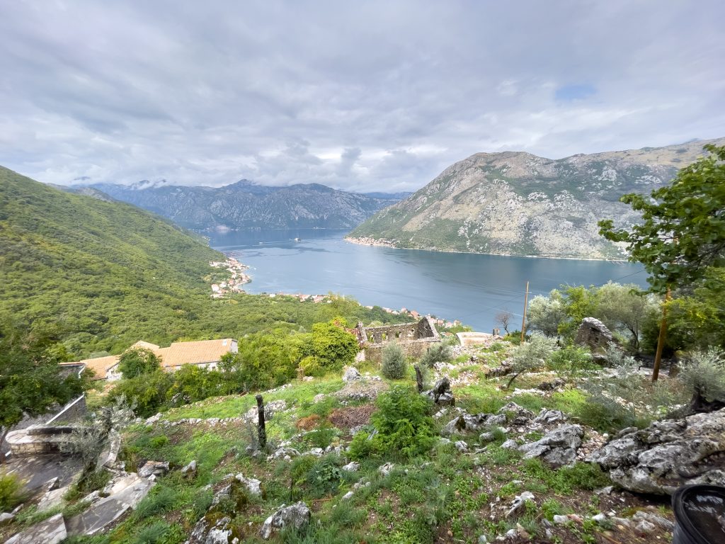 Vue sur Perast de Gornji Stoliv