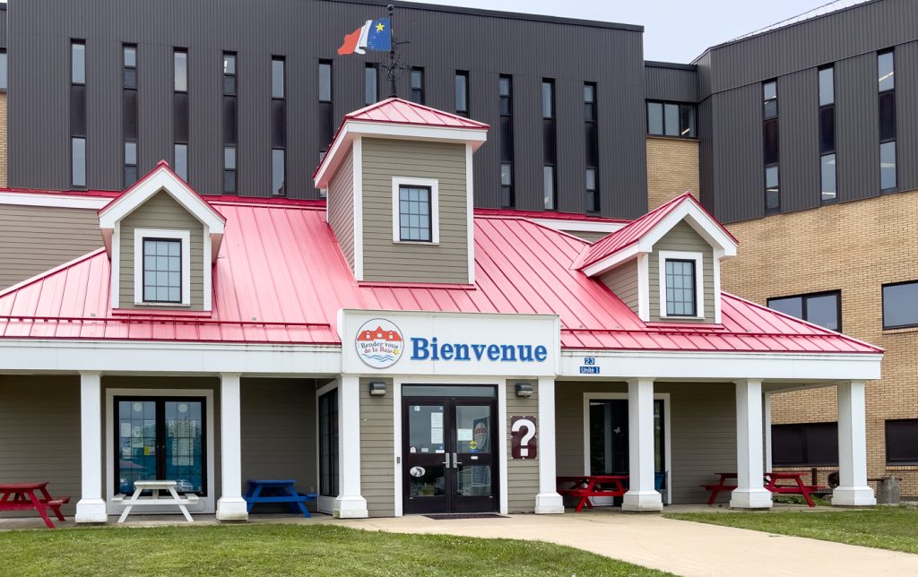 Kiosque d'information à Claire dans la Baie-Sainte-Marie