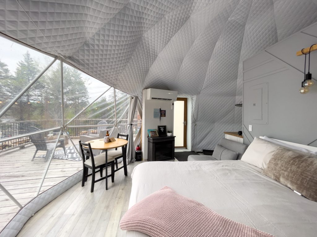 Chambre de glamping en Nouvelle-Écosse à la Sissiboo River Retreat