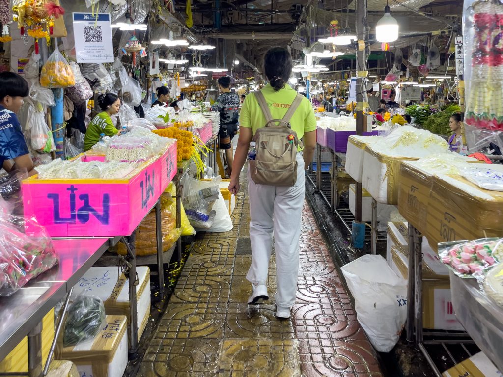 Bangkok Food Tours - Guide dans le marché aux fleurs