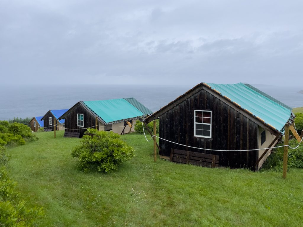 Vue des chalets Glamping Off the Beaton Path d'Inverness