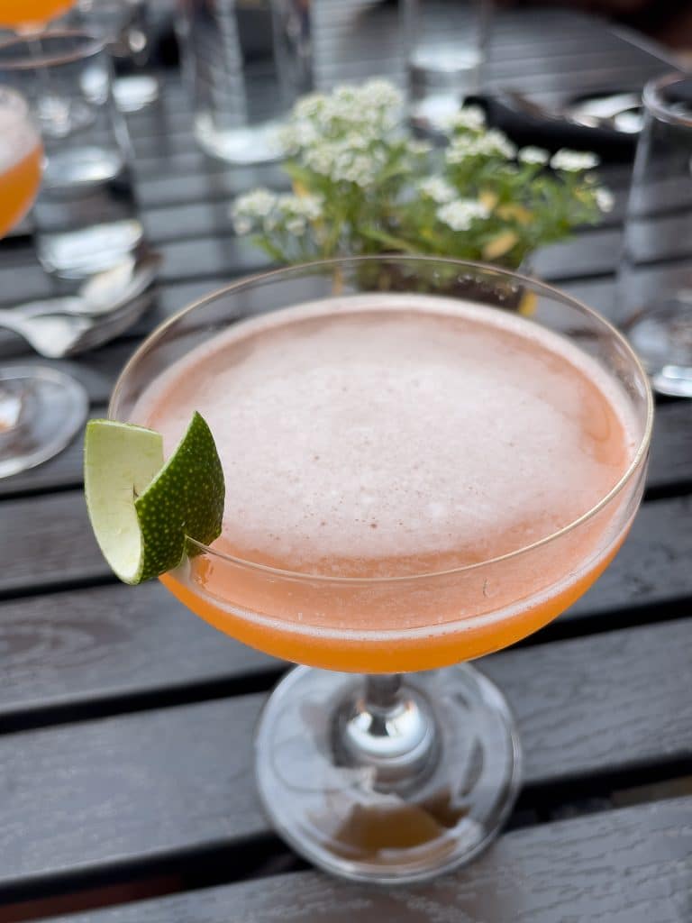 Cocktail à Halifax pendant le food tour