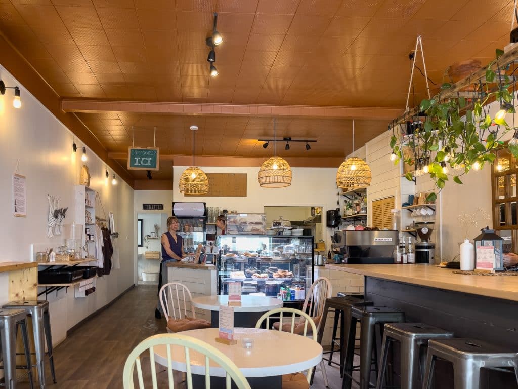 Salle à manger de l'Ilôt Café-buvette