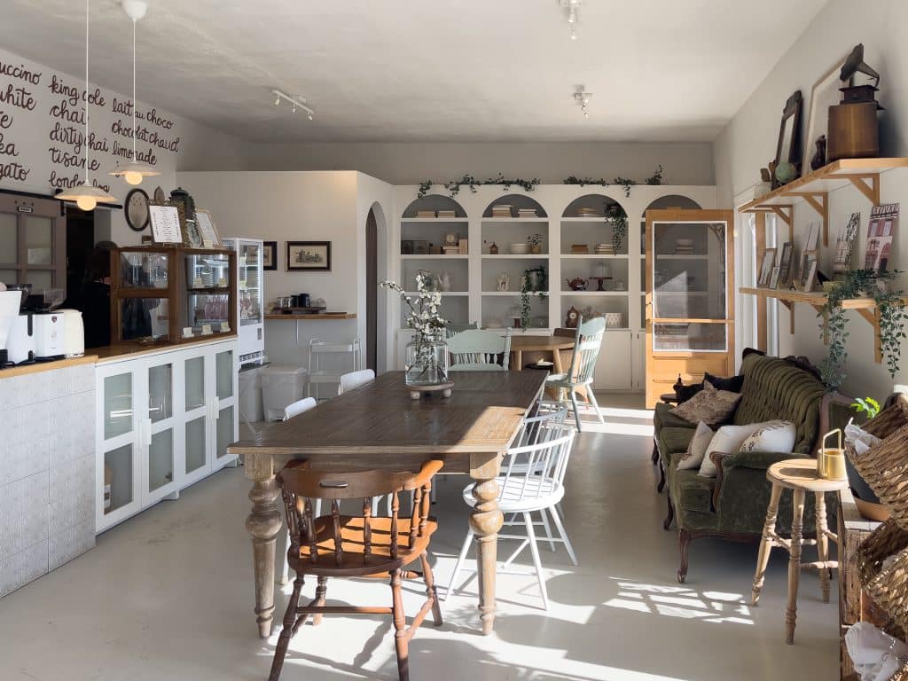 Salle à manger du Café Thérèsa
