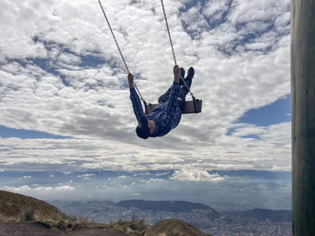 Balançoire au-dessus de Quito
