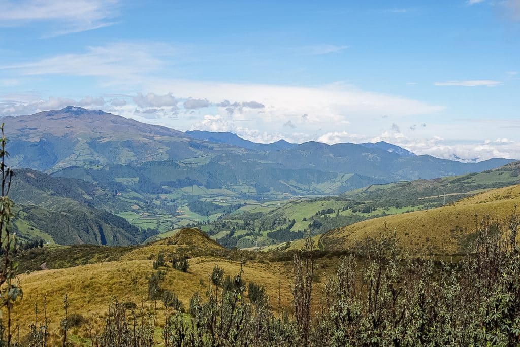 Vue sur les montagnes de l'Équateur