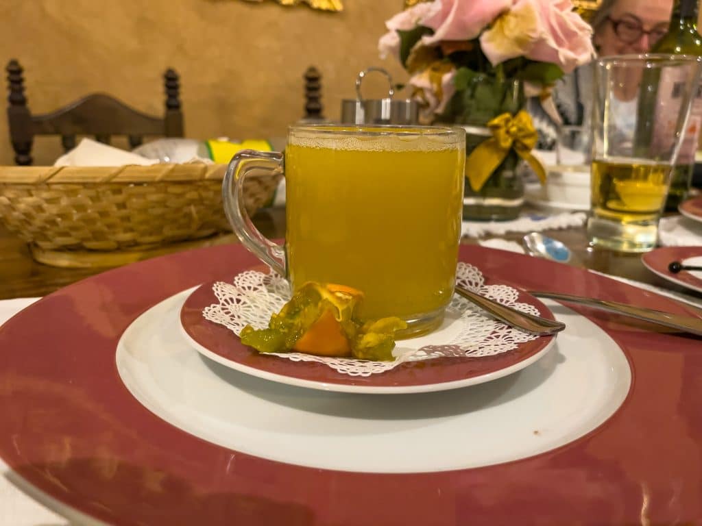 Tisane à la cannelle en Équateur