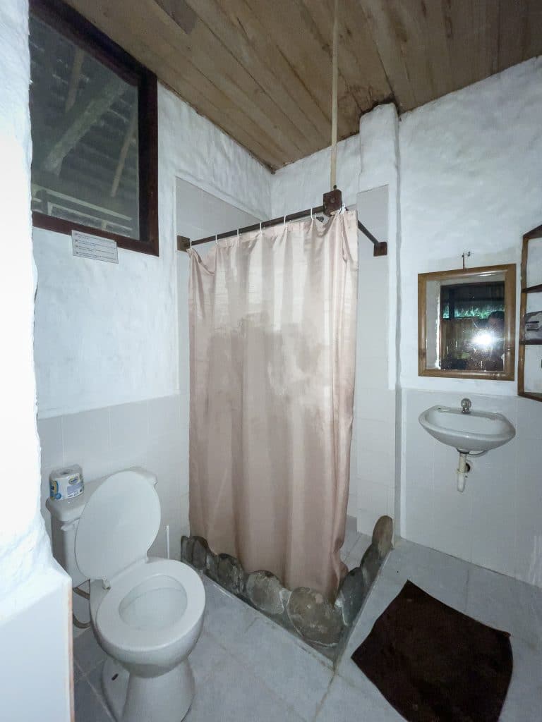 Salle de bains au Liana Lodge