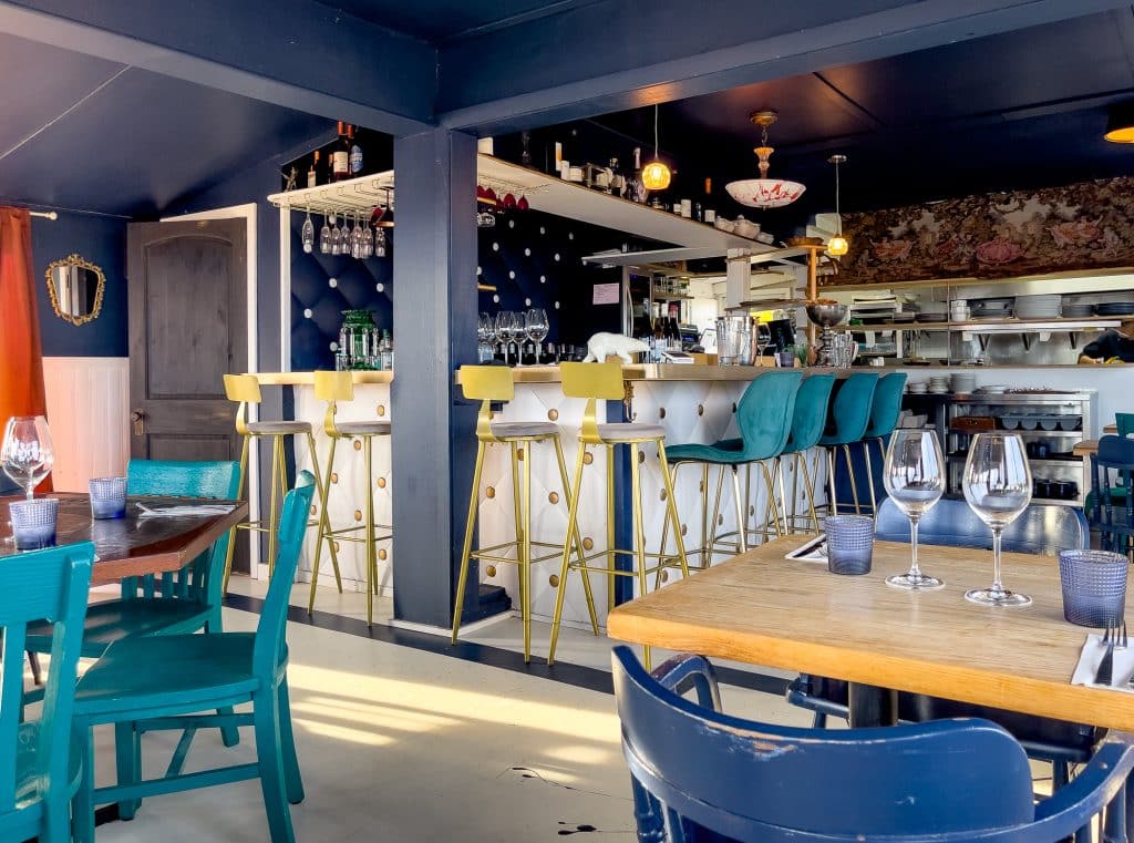 Intérieur du Millerand où manger à Havre-Aubert