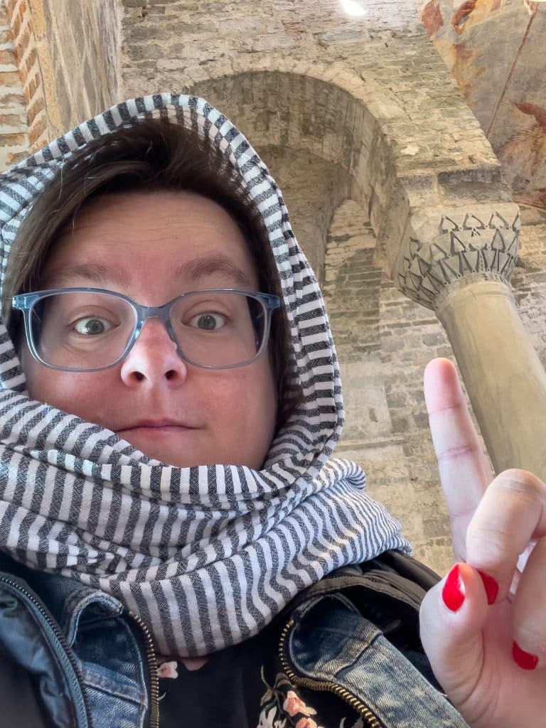 Jennifer dans la mosquée Sainte-Sophie