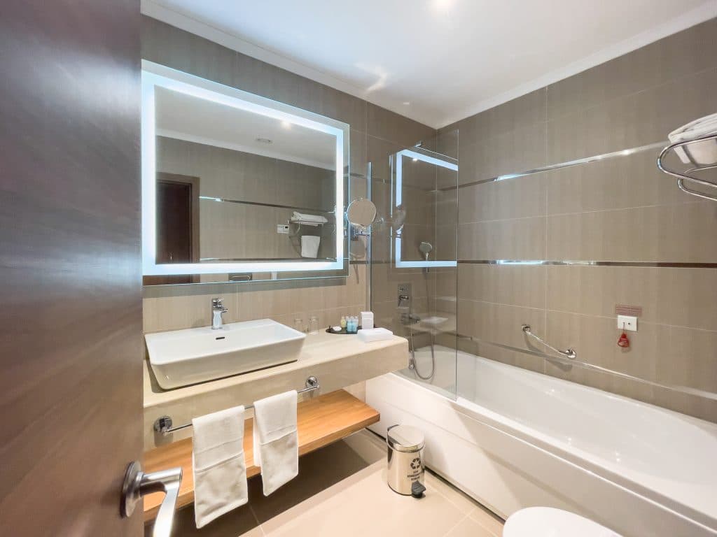 Salle de bains au Ramada Plaza by Wyndham à Rize