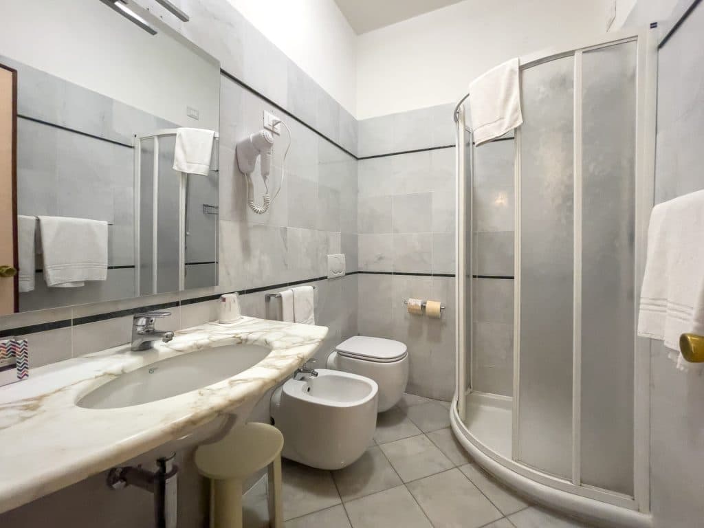 Salle de bains au Grand Hotel Duomo de Pise