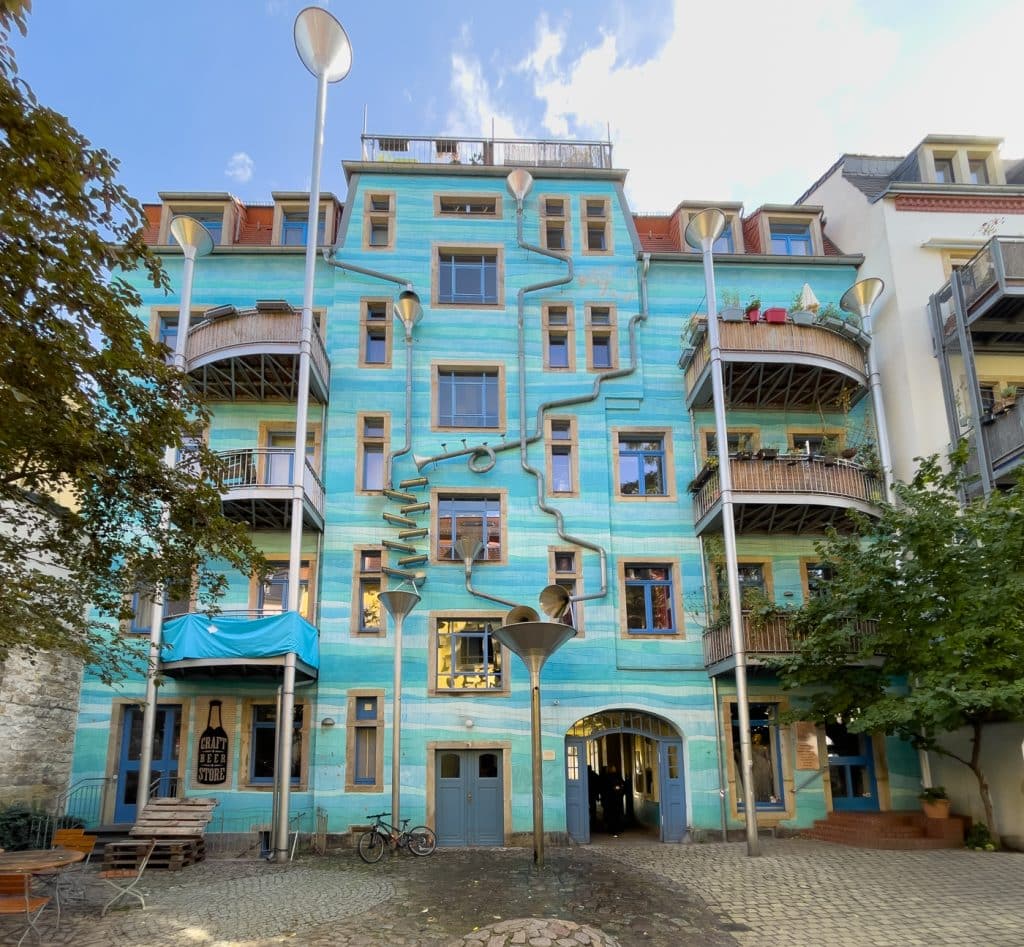 Mur bleu de la Kunsthof Passage à Dresden