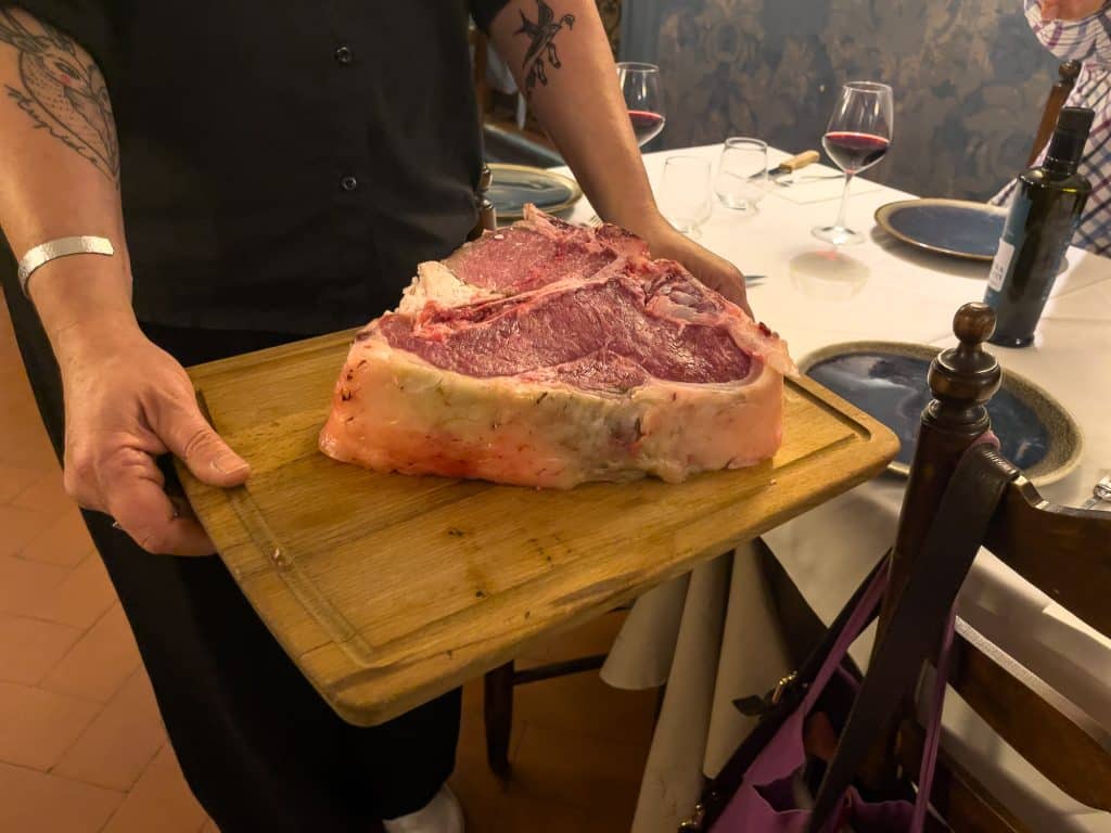 Bistecca fiorentina de la Cantina de Pucci