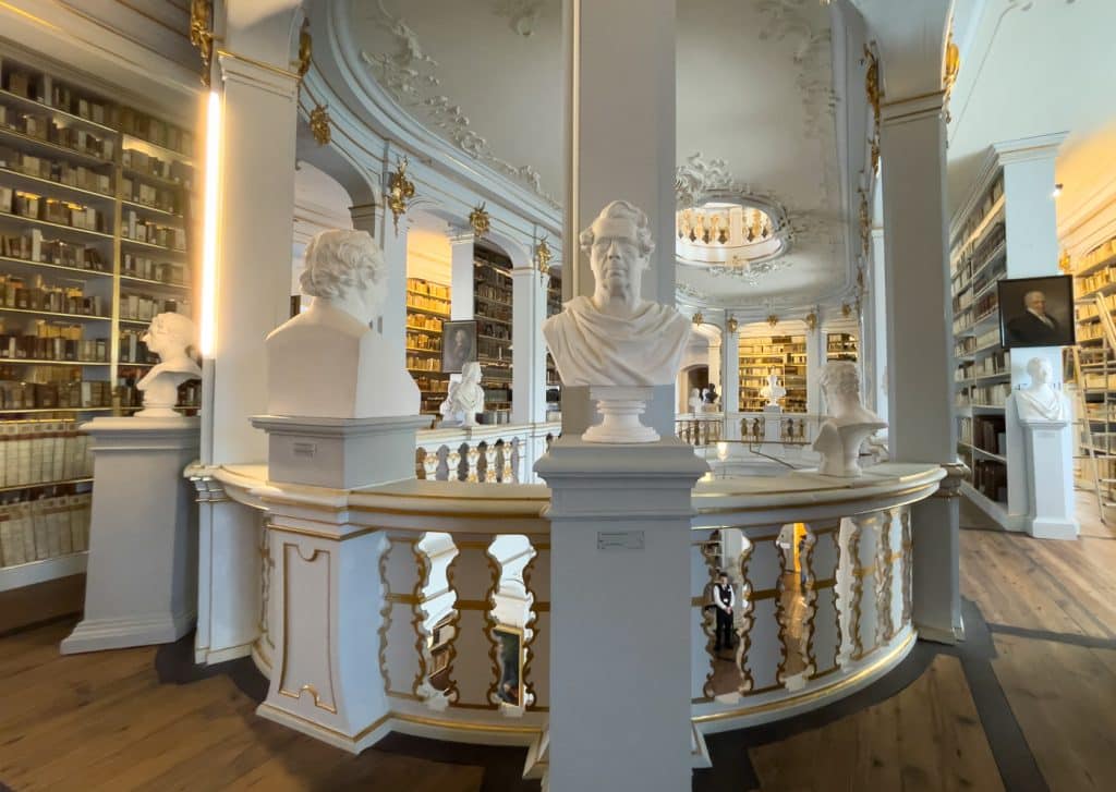 Intérieur de la bibliothèque Anna Amalia de Weimar