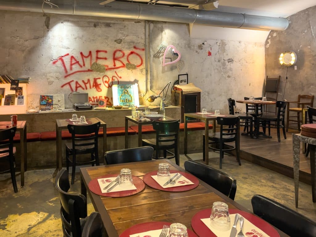 Intérieur du restaurant Tamero à Florence dans le quartier Santo Spirito