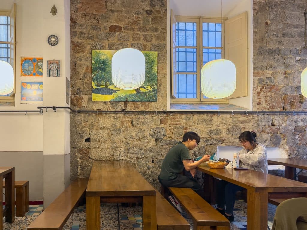 Intérieur du restaurant Numeroundici