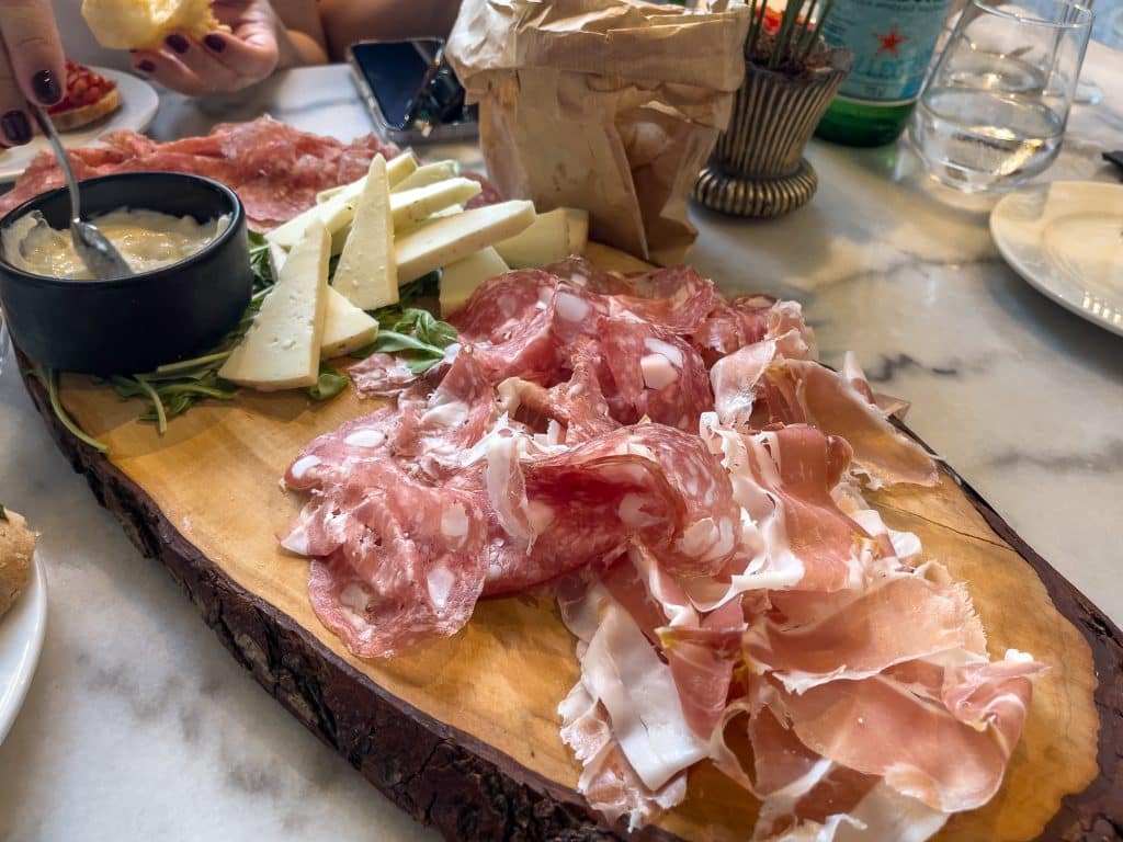 Viandes froides au Café Odeon