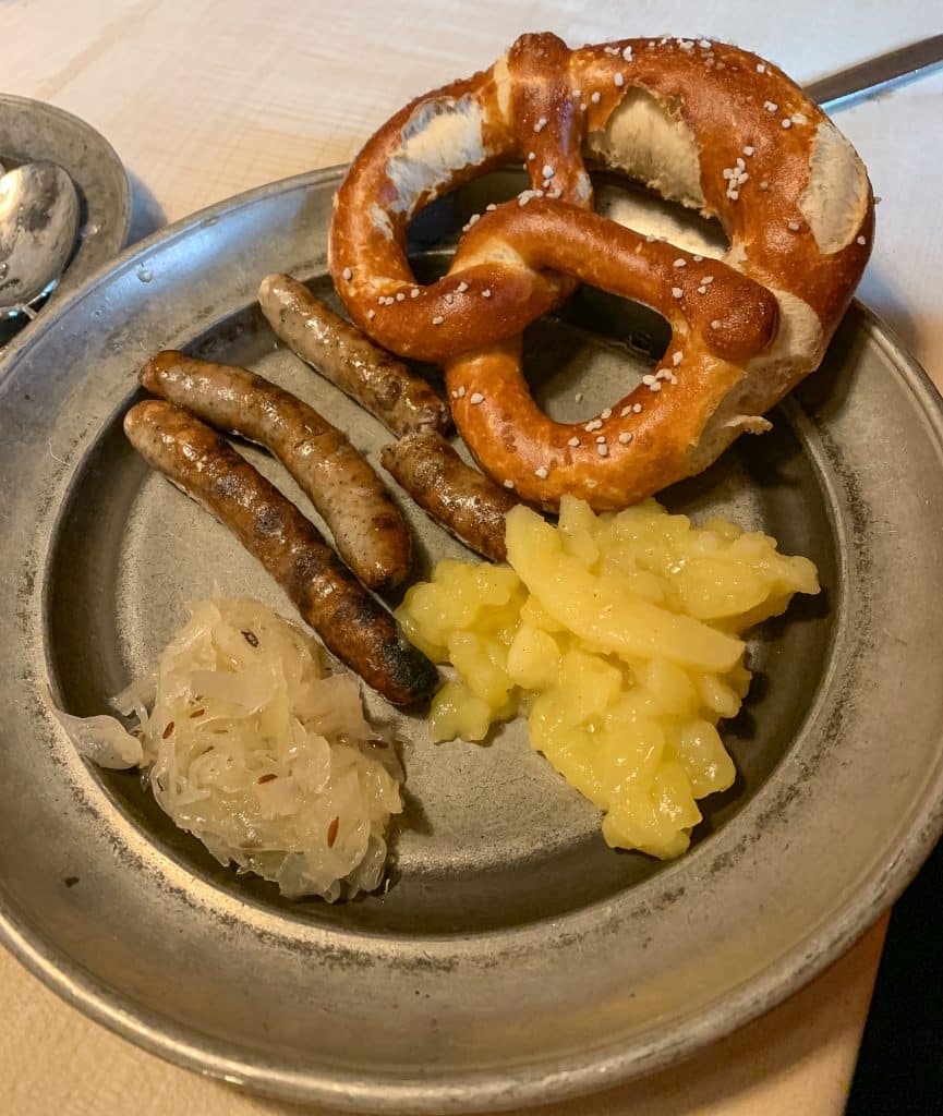 assiette bavaroise au Bratwursthäusle