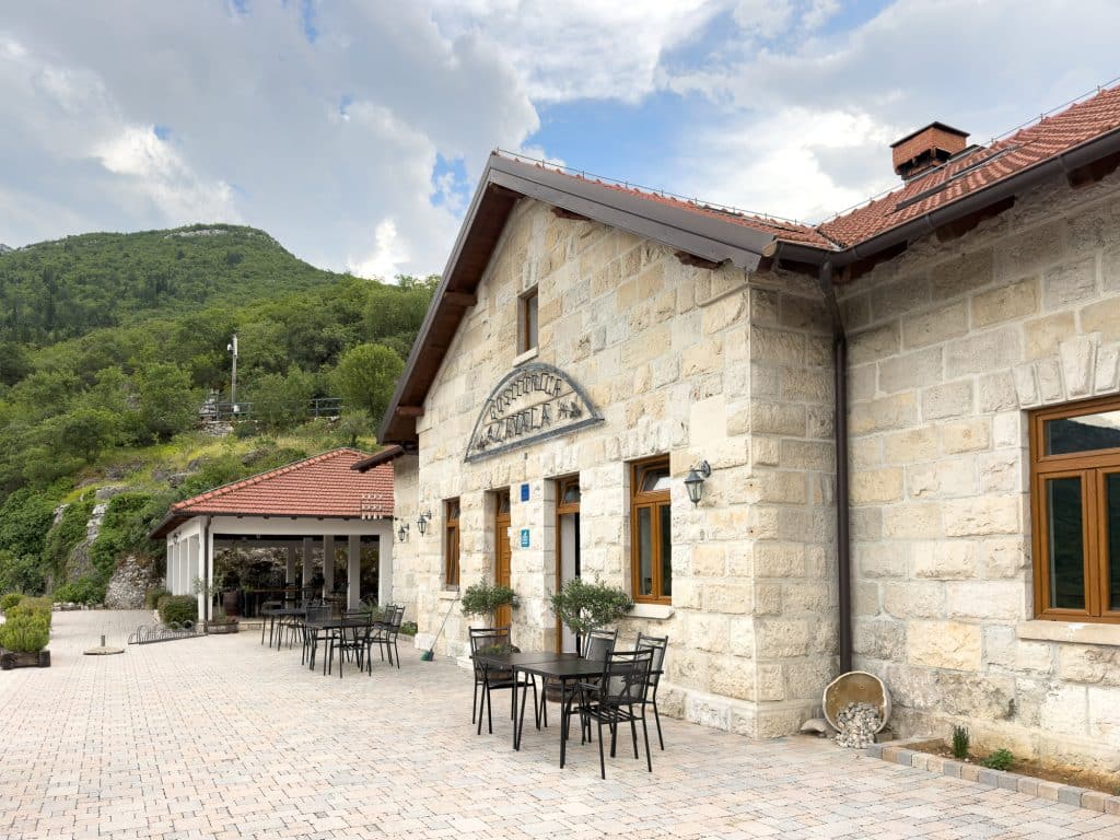 Façade de Gostionica Zavala Apartments