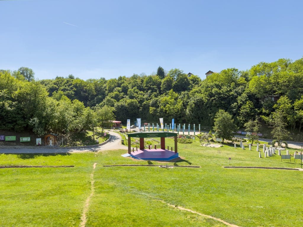 Parc Ravne 2