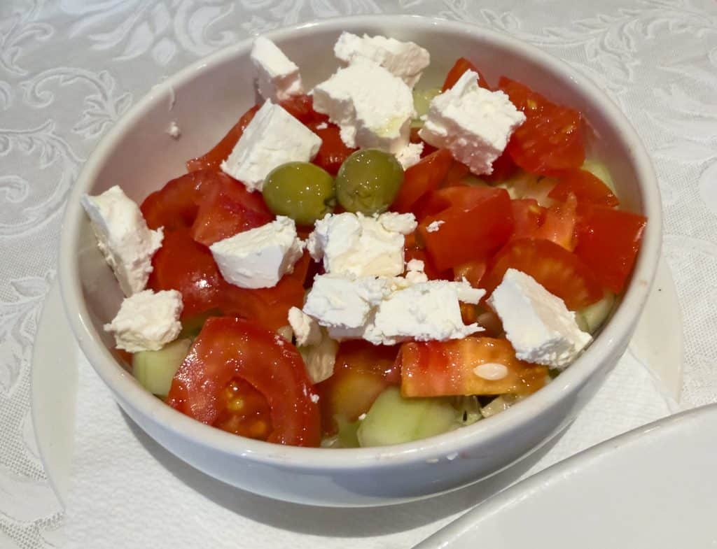 Salade shopska restaurant Hajdučke Vrleti