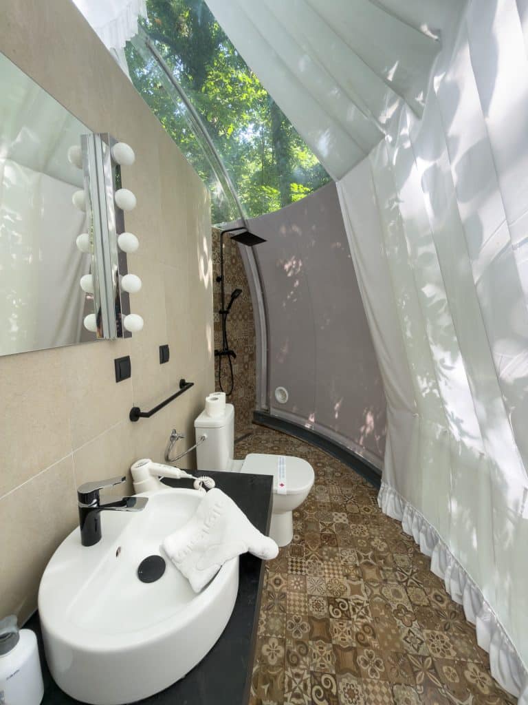 Salle de bains de la bulle de Japodski otoci