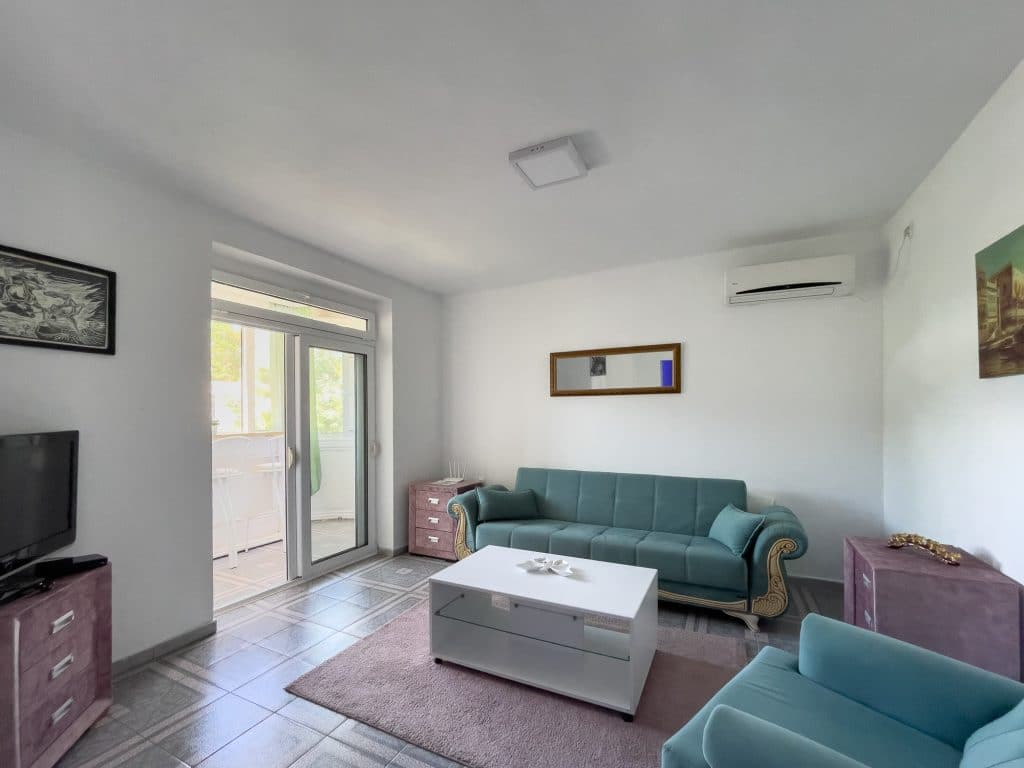 Salon d'Apartments Flora Virpazar