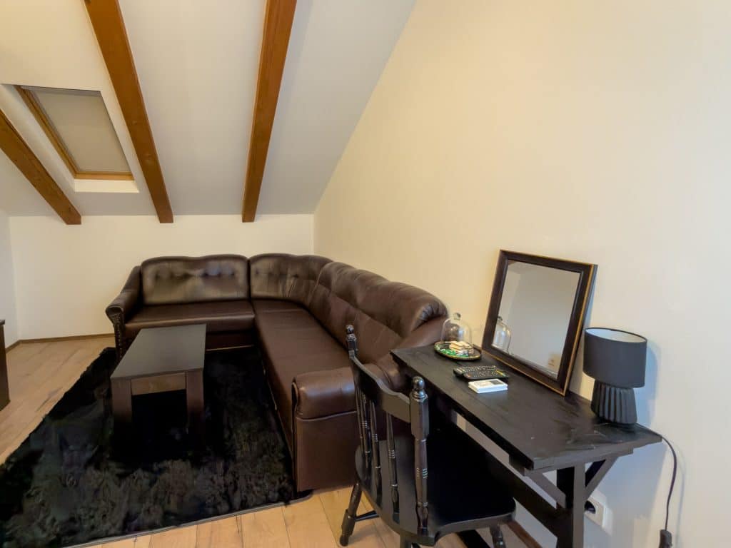 Salon de Gostionica Zavala Apartments