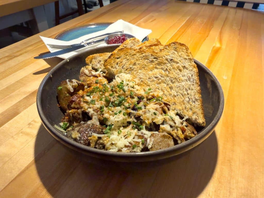 Assiette brunch au Leonhard's Café