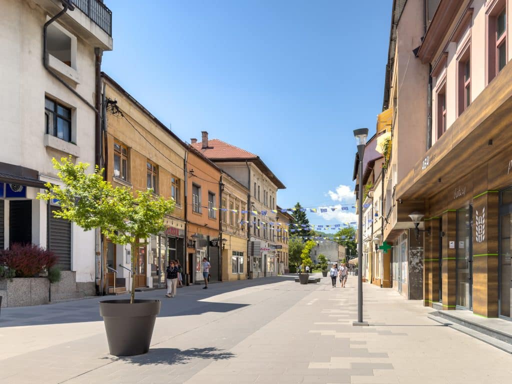 Avenue Bosanska à Travnik en Bosnie-Herzégovine