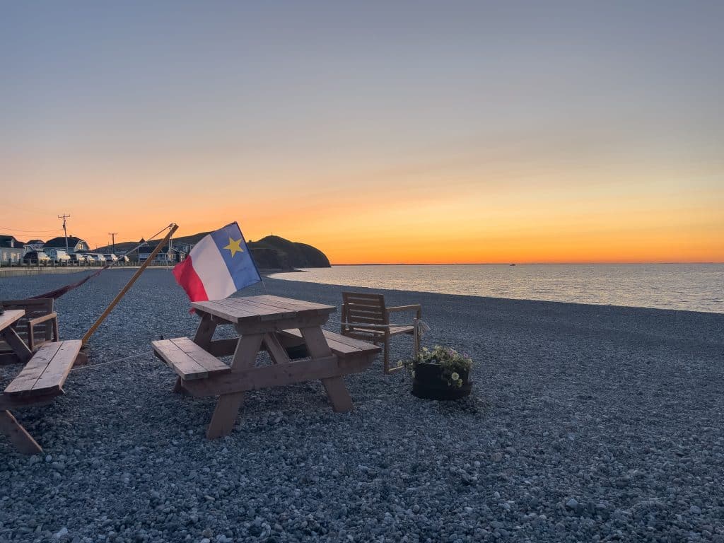 Couche de soleil à la grave à la cantine des demoiselles