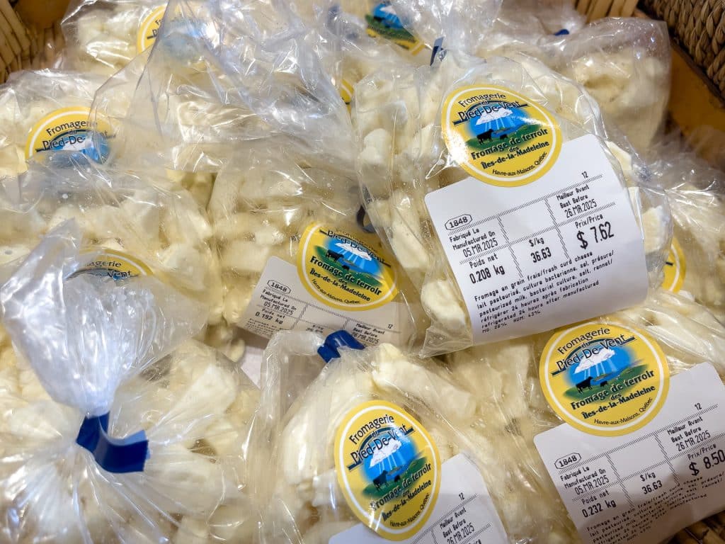 fromage en grains - Fromagerie du Pied-de-Vent - où manger sans réservations aux îles de la Madeleine