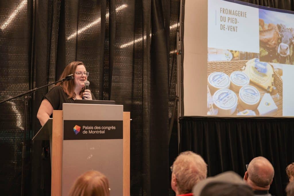 Jennifer Doré Dallas en conférence voyage au Palais des congrès de Montréal