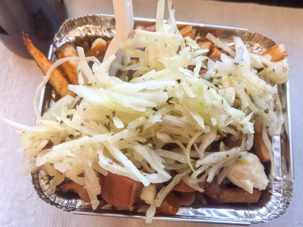 Poutine Au P'tit Capitaine, casse-croûte où manger sans réservation aux îles de la Madeleine